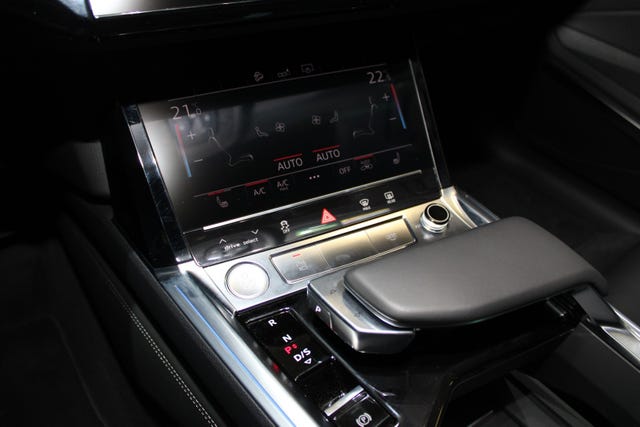 2020 AUDI E-TRON - 28