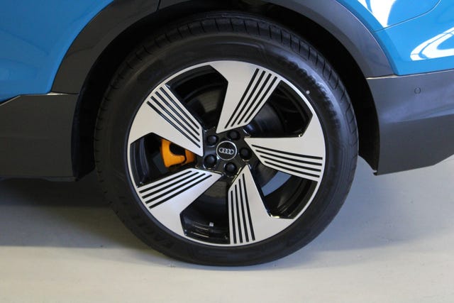 WAUZZZGE0KB005173 2020 AUDI E-TRON-4