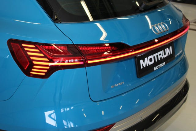 2020 AUDI E-TRON - 12