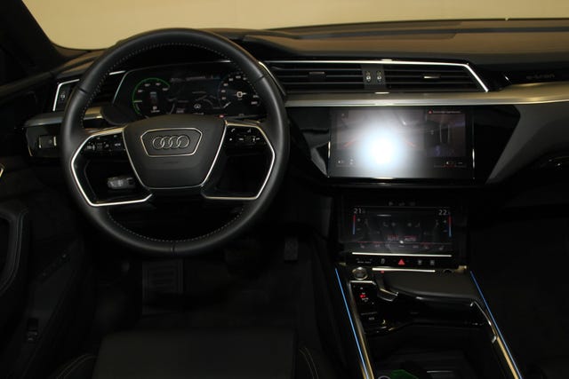 2020 AUDI E-TRON - 16