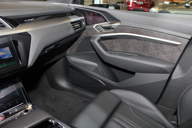 2020 AUDI E-TRON - 41