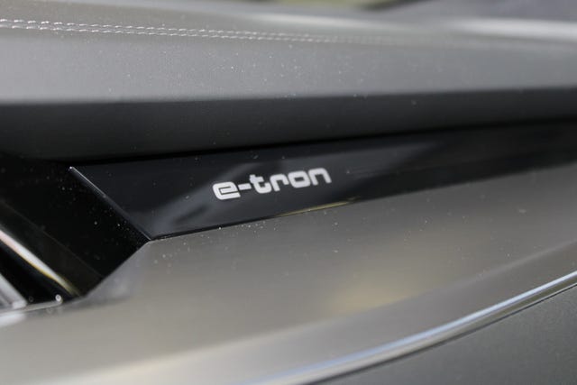 2020 AUDI E-TRON - 42