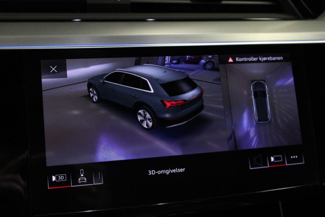 2020 AUDI E-TRON - 32