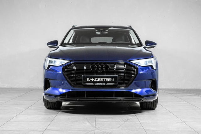 WAUZZZGE8MB028008 2021 AUDI E-TRON-2