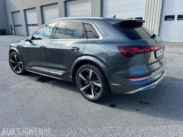 WAUZZZGE1MB001572 2021 AUDI E-TRON-3