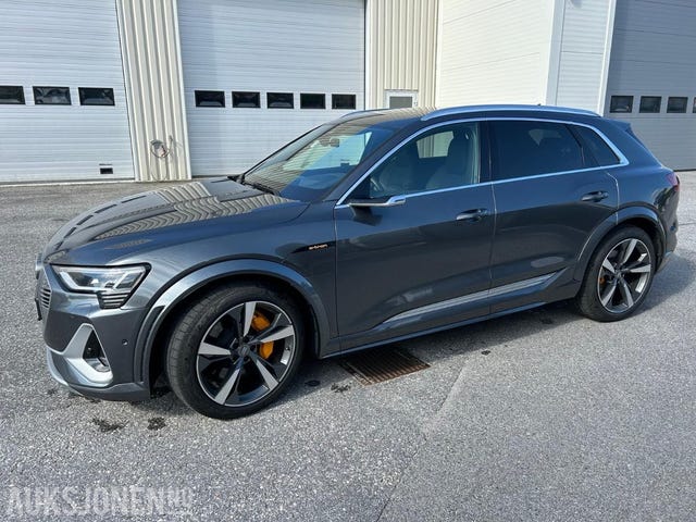 WAUZZZGE1MB001572 2021 AUDI E-TRON-4