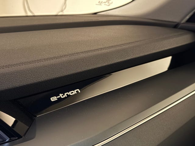 2021 AUDI E-TRON - 28
