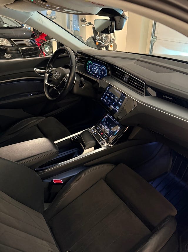 2021 AUDI E-TRON - 42