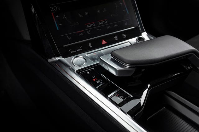 2020 AUDI E-TRON - 16