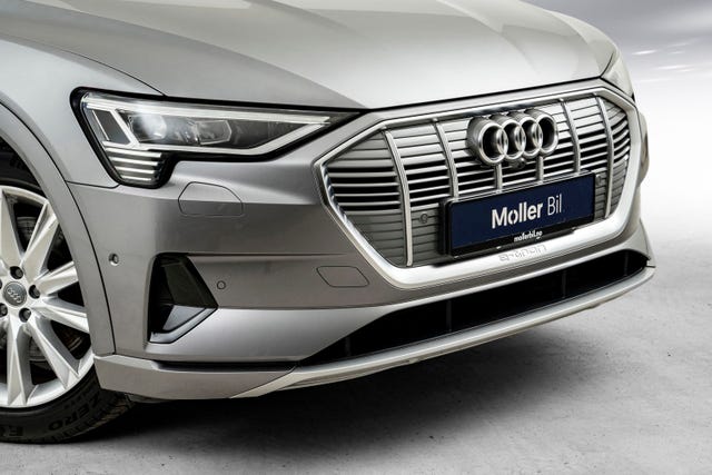 WAUZZZGE8LB018514 2020 AUDI E-TRON-3