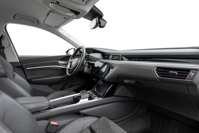 2020 AUDI E-TRON - 11