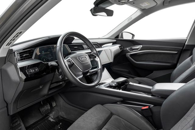 2020 AUDI E-TRON - 9