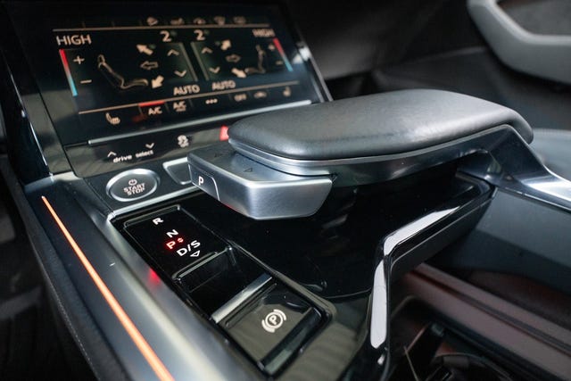 2020 AUDI E-TRON - 19