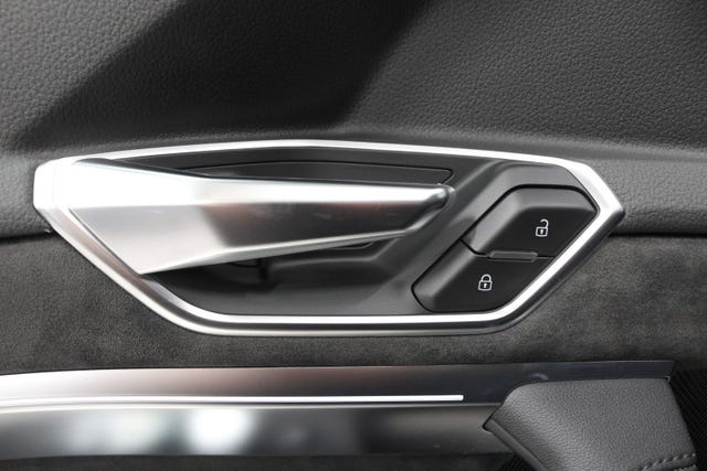 2020 AUDI E-TRON - 30