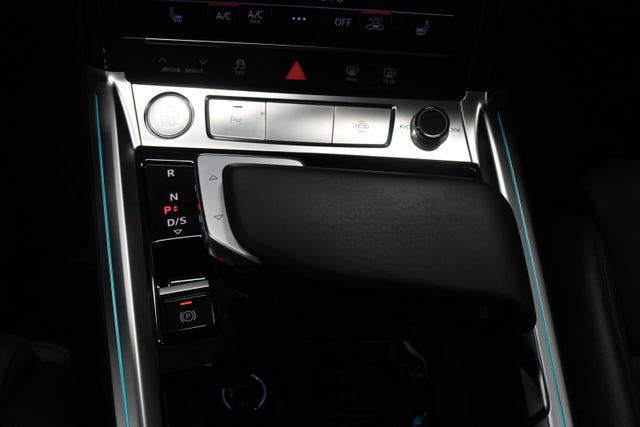 2020 AUDI E-TRON - 48