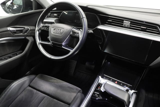 2020 AUDI E-TRON - 20