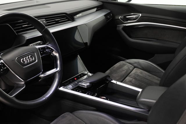 2020 AUDI E-TRON - 16