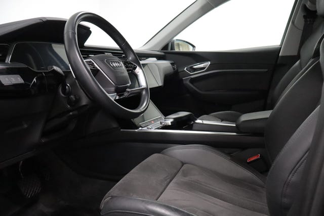 WAUZZZGE4MB003011 2021 AUDI E-TRON-5