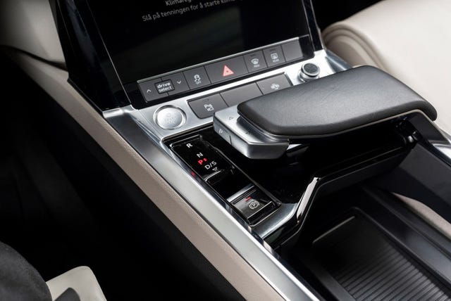 2020 AUDI E-TRON - 30