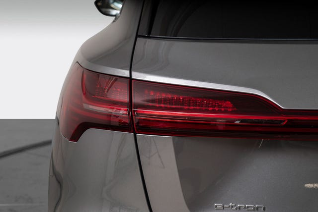 2020 AUDI E-TRON - 9