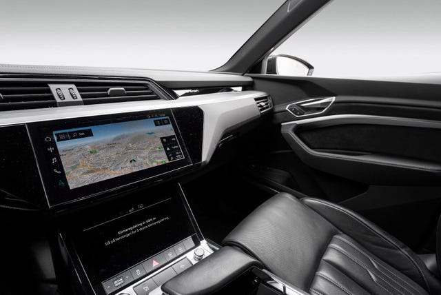 2020 AUDI E-TRON - 12