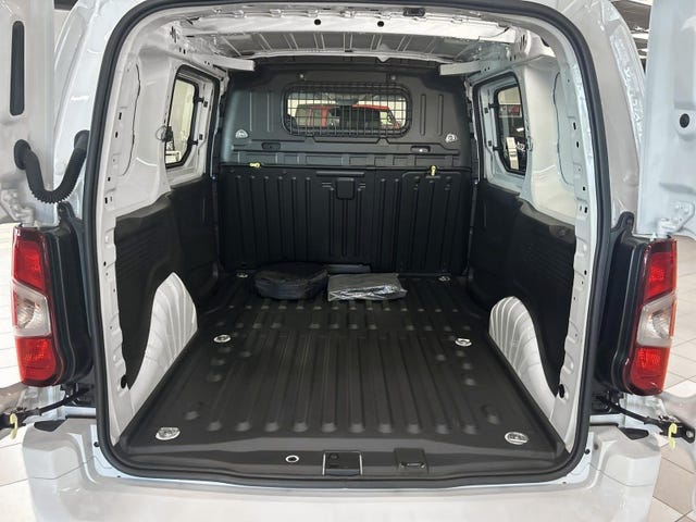 VYFEAZKXZPJ652502 2025 FIAT DOBLO-4