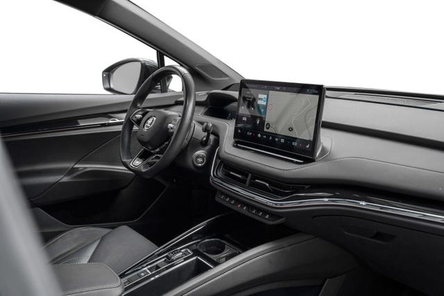2022 SKODA ENYAQ - 27