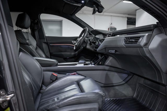 2020 AUDI E-TRON - 36