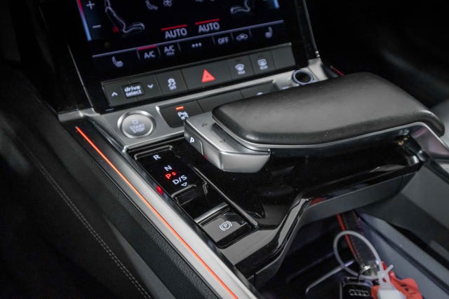 2020 AUDI E-TRON - 25