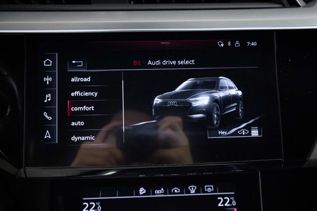 2020 AUDI E-TRON - 19