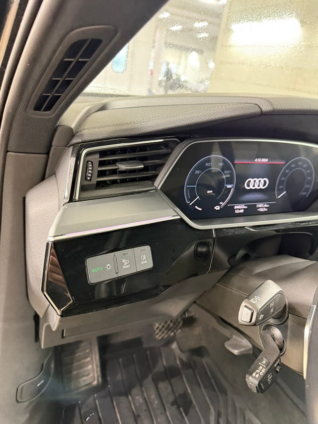 2021 AUDI E-TRON - 9