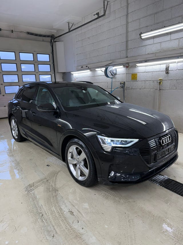 WAUZZZGE1MB001491 2021 AUDI E-TRON-2