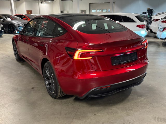 2025 TESLA MODEL 3 - 12