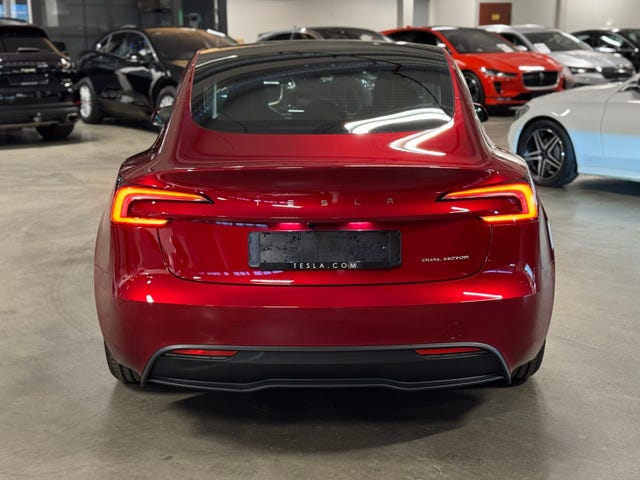 2025 TESLA MODEL 3 - 10