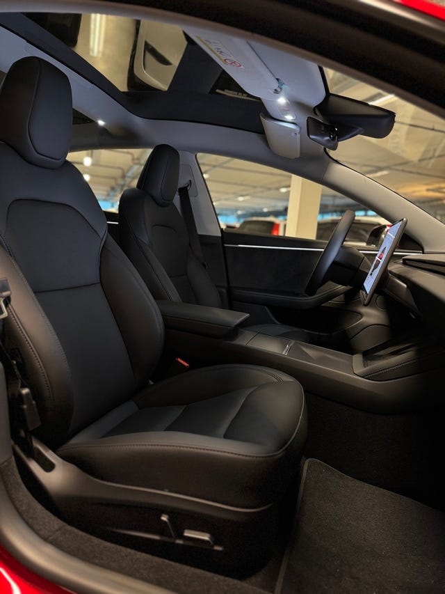 2025 TESLA MODEL 3 - 7