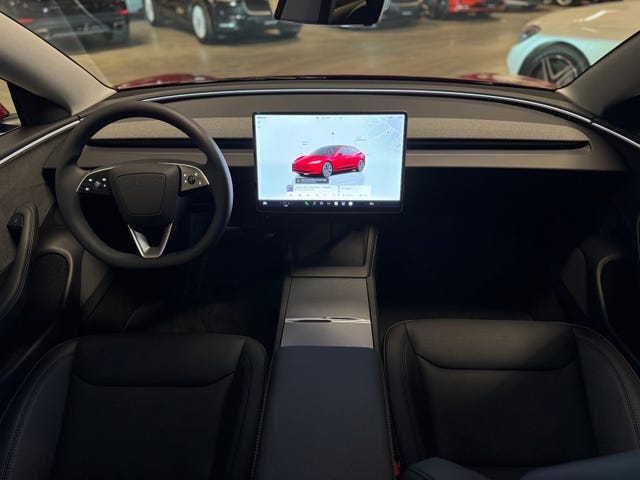 2025 TESLA MODEL 3 - 16
