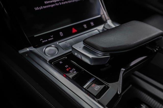 2020 AUDI E-TRON - 29