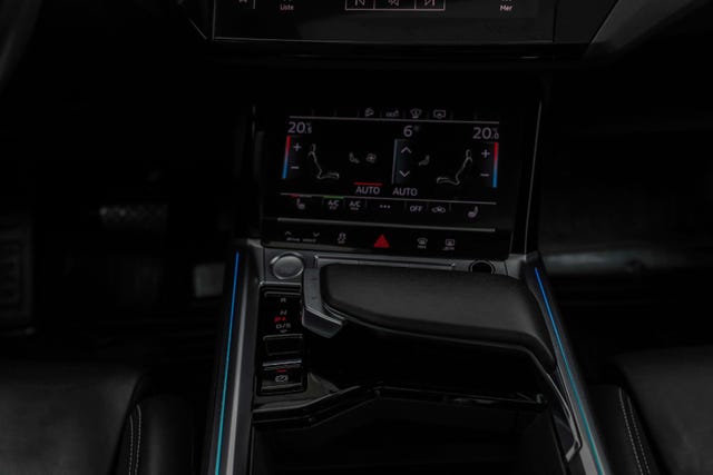 2020 AUDI E-TRON - 30