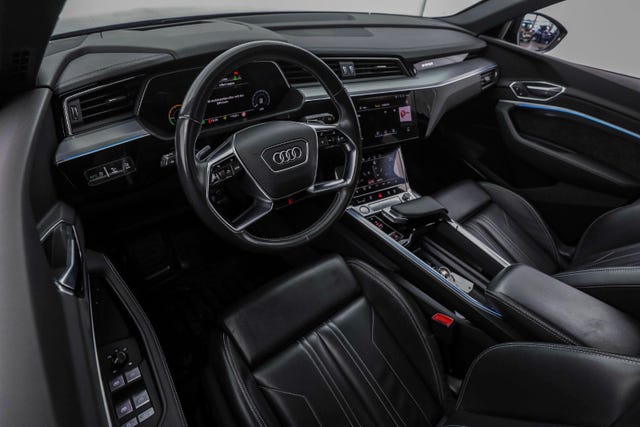 2020 AUDI E-TRON - 33
