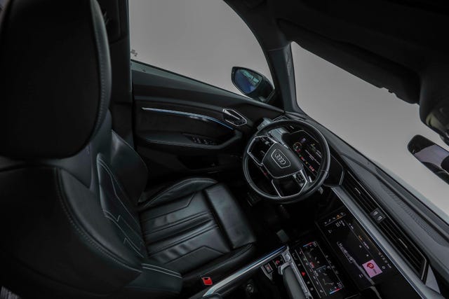 2020 AUDI E-TRON - 36