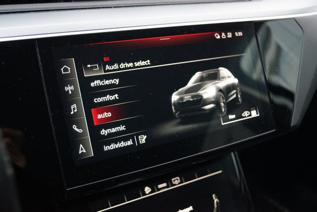 2021 AUDI E-TRON - 43