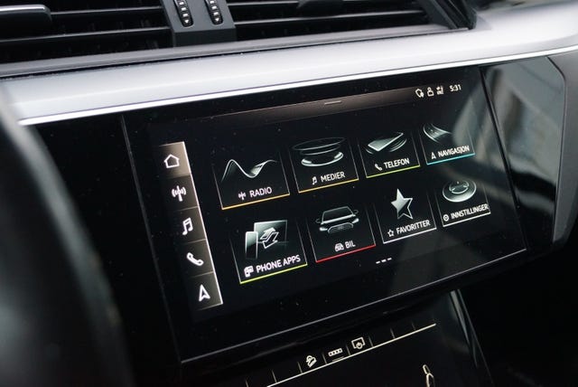 2021 AUDI E-TRON - 39