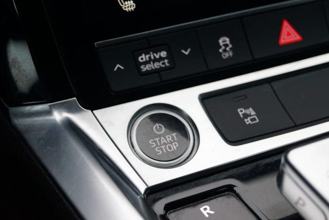 2021 AUDI E-TRON - 35