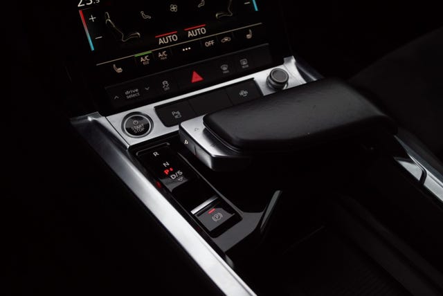 2021 AUDI E-TRON - 32