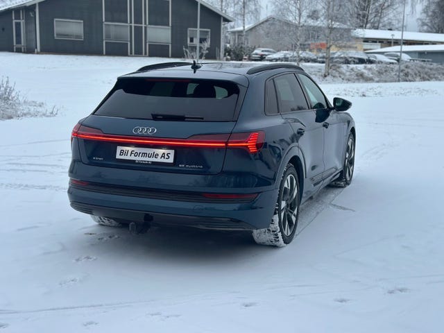 2020 AUDI E-TRON - 10