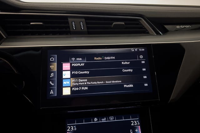 2020 AUDI E-TRON - 23