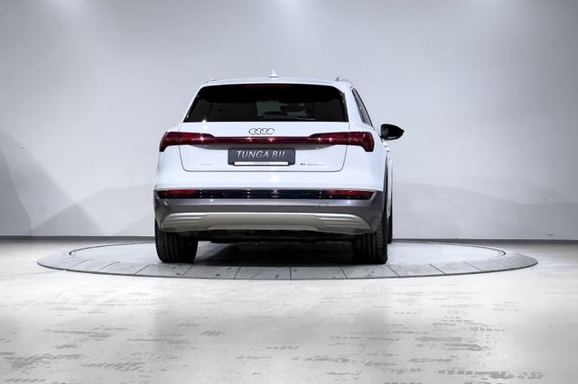 2020 AUDI E-TRON - 9