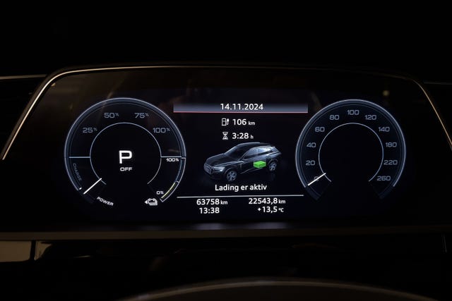 2020 AUDI E-TRON - 20