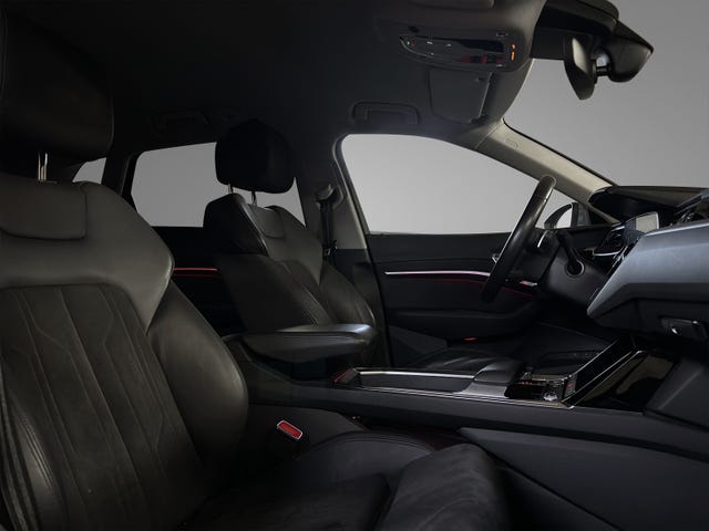 2020 AUDI E-TRON - 12
