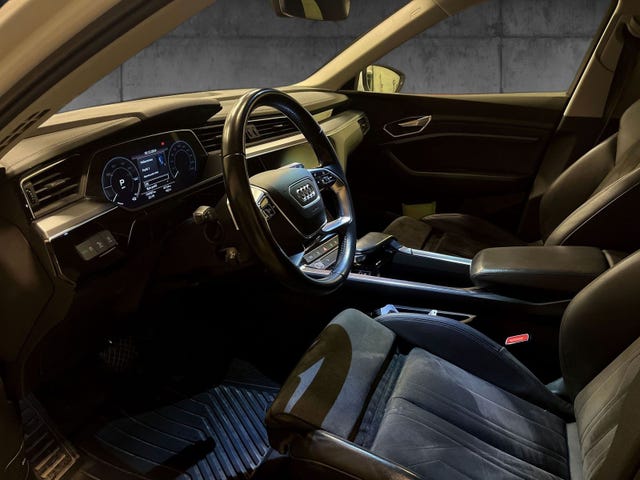 2020 AUDI E-TRON - 12